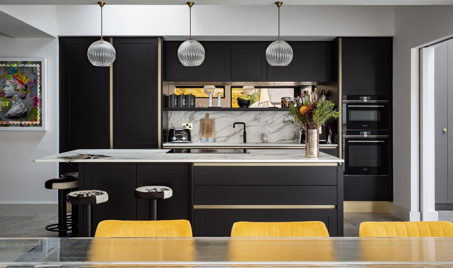 black kitchen cabinets 