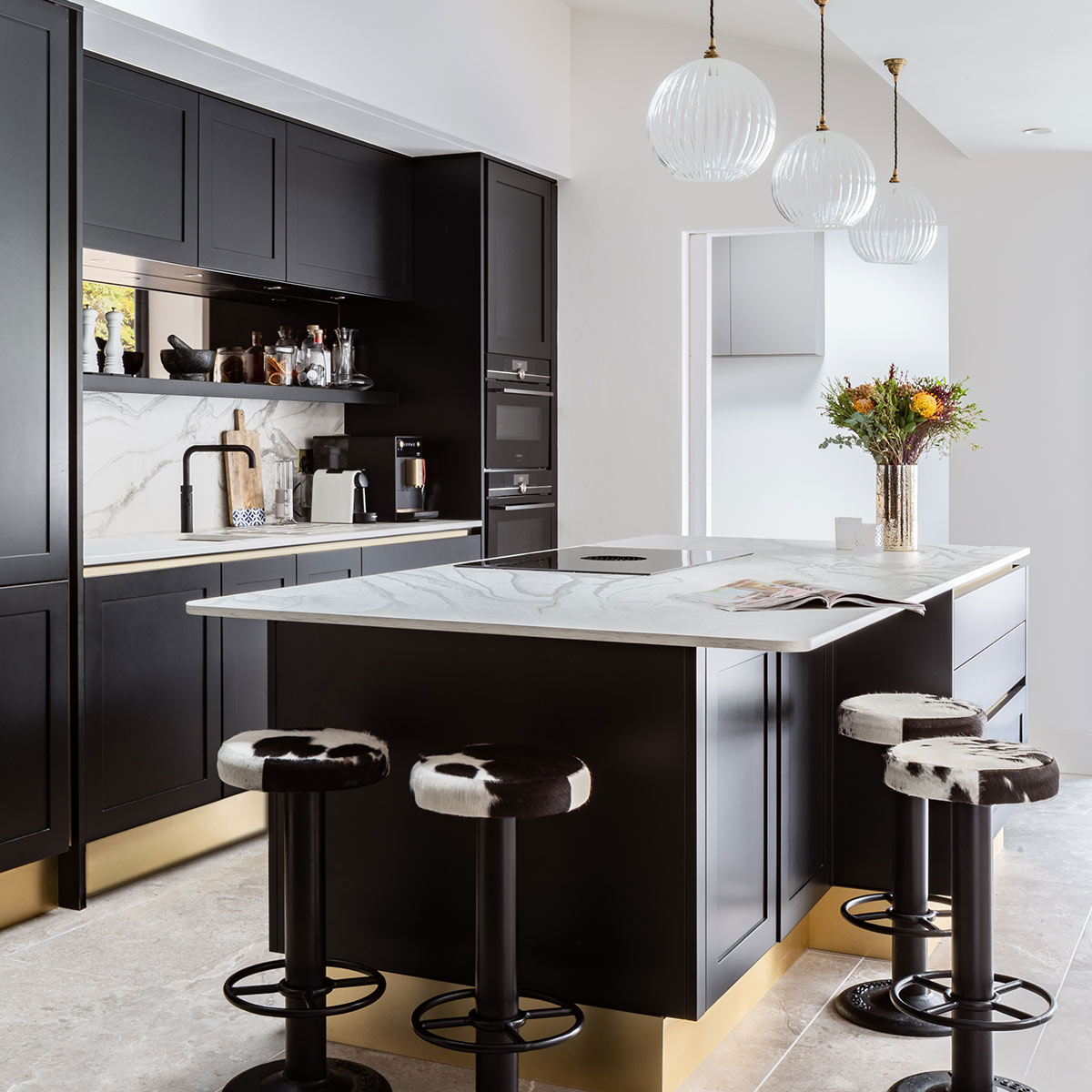 black kitchen stool ideas