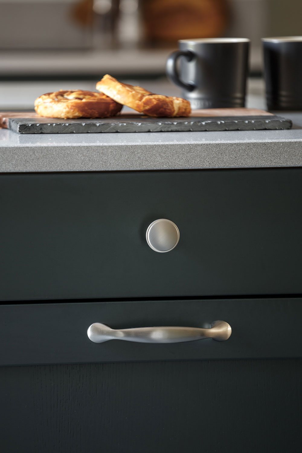 knob and bar handles