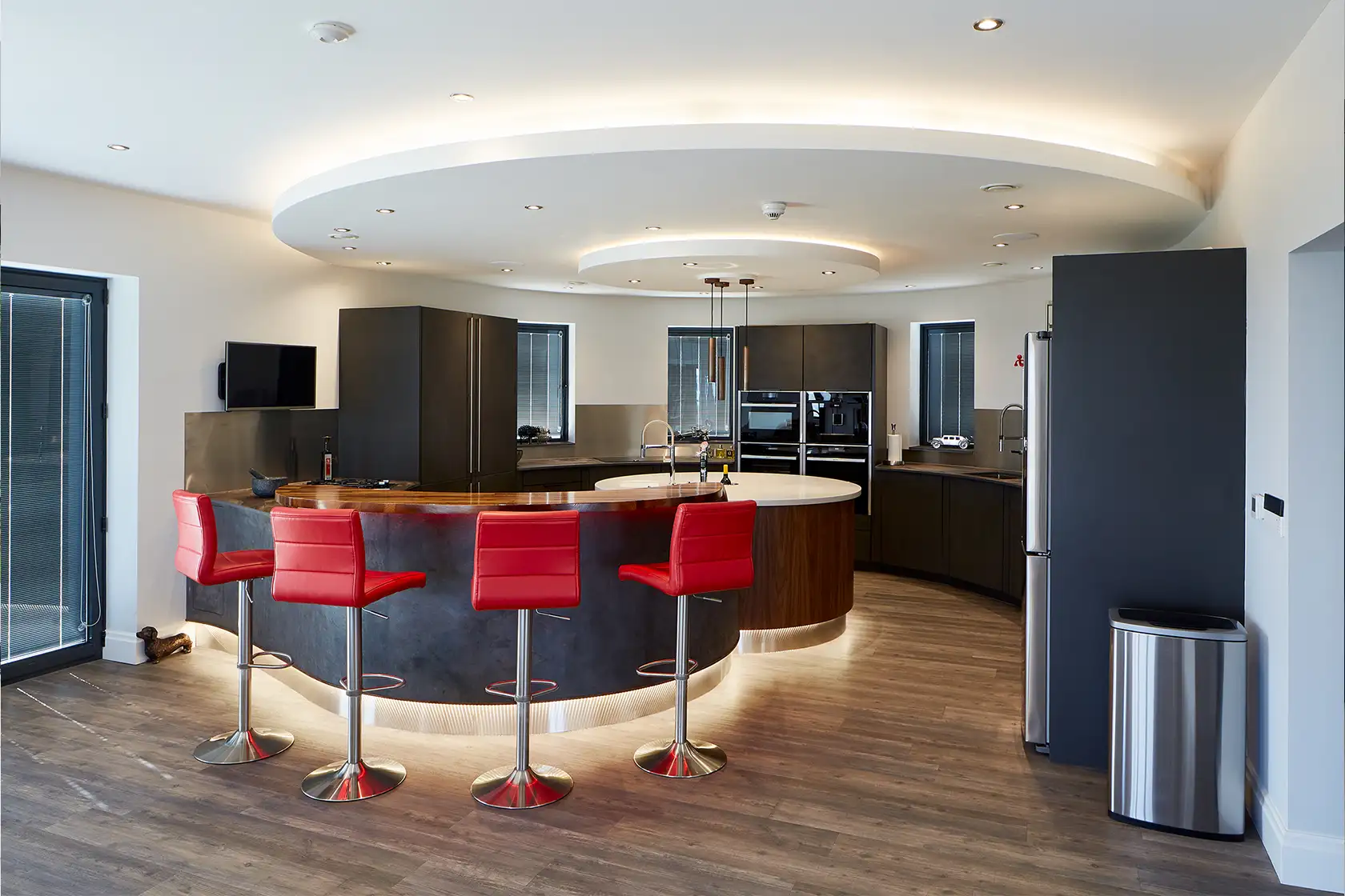 curved kitchens