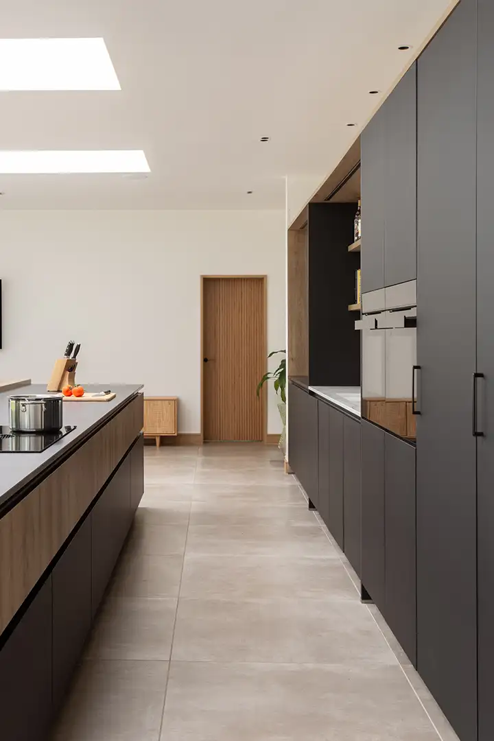tall kitchen units